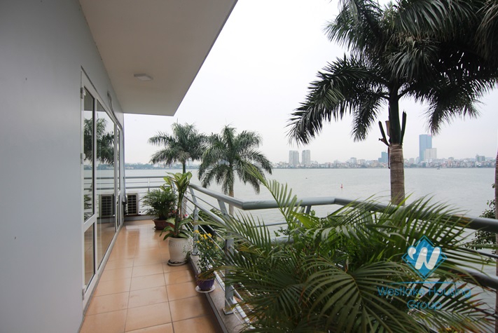 Lake view modern house for rent in Tay Ho, Ha Noi